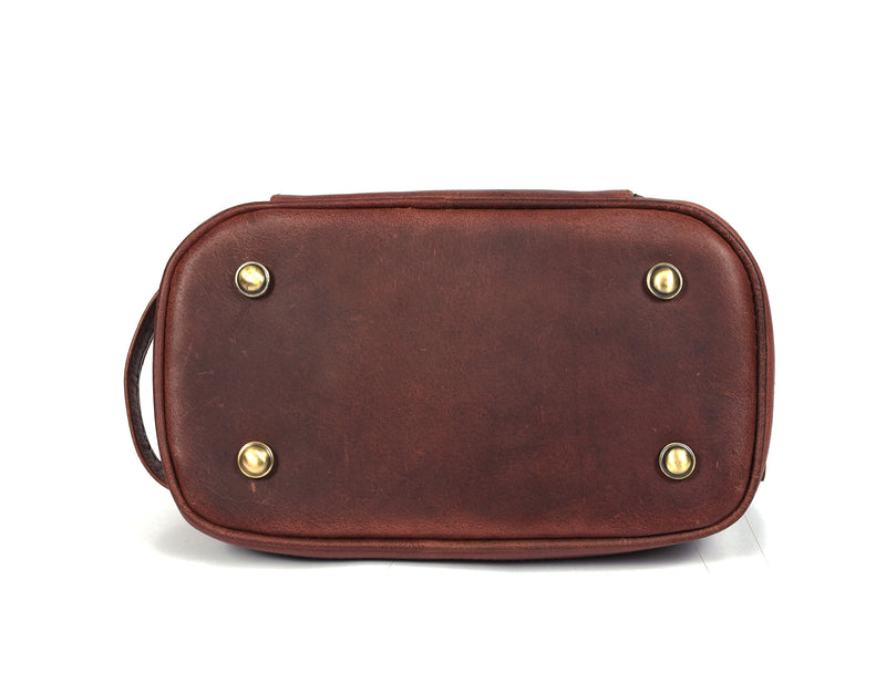 Akron Leather Toiletry Bag - Walnut Brown.